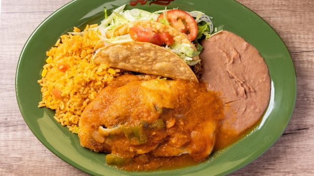 Chile Relleno y Crispy taco.