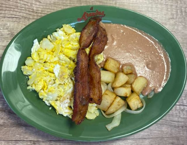 Huevos con Papas.