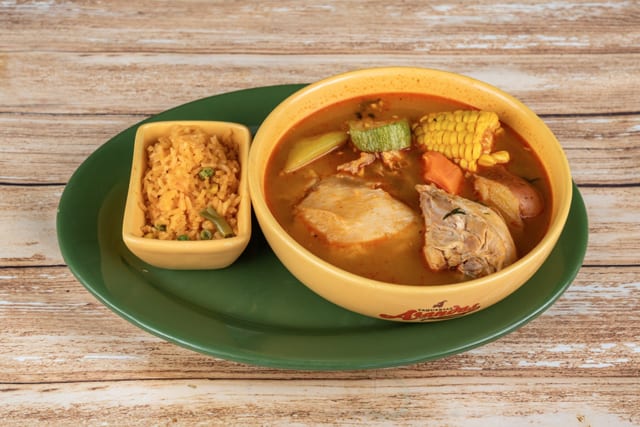 Caldo de Pollo.